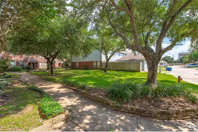 1289 El Camino Village Drive, Houston, TX 77058 - Photo 32