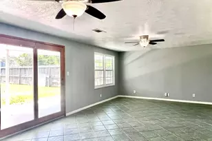 1925 14th Ave N, Texas City, TX 77590 - Photo 4