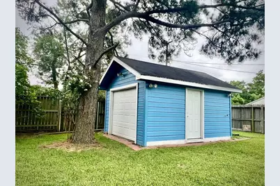 1925 14th Avenue N, Texas City, TX 77590 - Photo 14