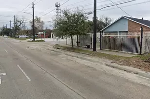 5405 Elysian St, Houston, TX 77009 - Photo 2