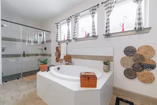 7810 Leighton Trl, Pasadena, TX 77505 - Photo 20