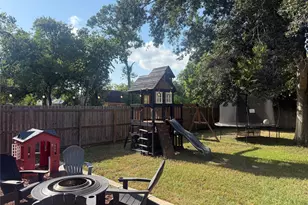 617 E Myrtle St, Angleton, TX 77515 - Photo 26