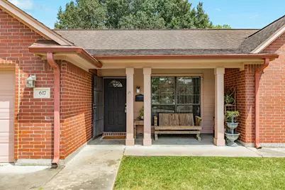 617 E Myrtle Street, Angleton, TX 77515 - Photo 4