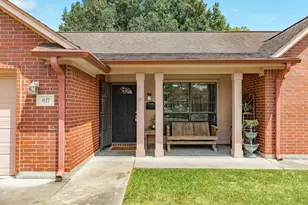 617 E Myrtle St, Angleton, TX 77515 - Photo 4