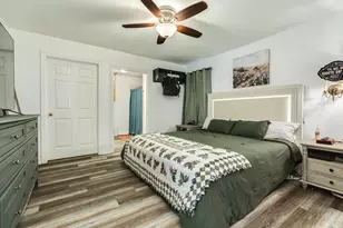 617 E Myrtle St, Angleton, TX 77515 - Photo 14