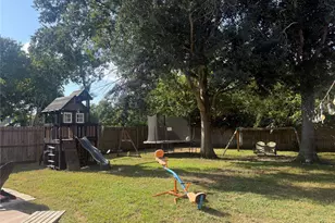 617 E Myrtle St, Angleton, TX 77515 - Photo 24