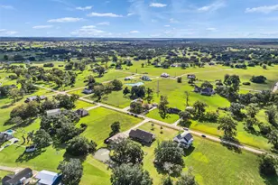 155 Horse Shoe Trail, Angleton, TX 77515 - Photo 4