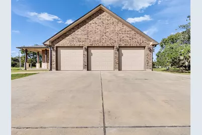 155 Horse Shoe Trail, Angleton, TX 77515 - Photo 26