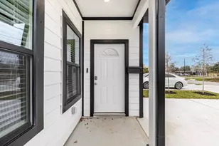 4661 Clover St, Houston, TX 77051 - Photo 2