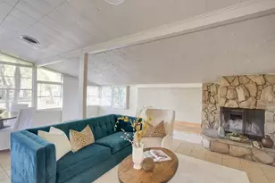216 Camellia St, Lake Jackson, TX 77566 - Photo 14