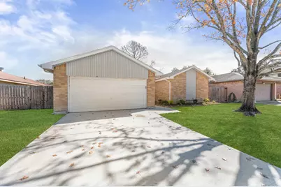 1111 W Belgravia Drive, Pearland, TX 77584 - Photo 2