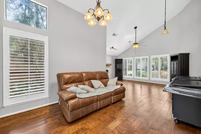 11 N Mossrock Road, The Woodlands, TX 77380 - Photo 8
