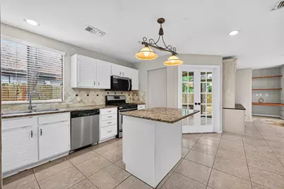 11 N Mossrock Road, The Woodlands, TX 77380 - Photo 16