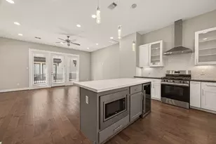 2010 St Charles St, Houston, TX 77003 - Photo 22