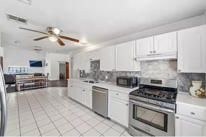 13392 Southshore Drive, Conroe, TX 77304 - Photo 12