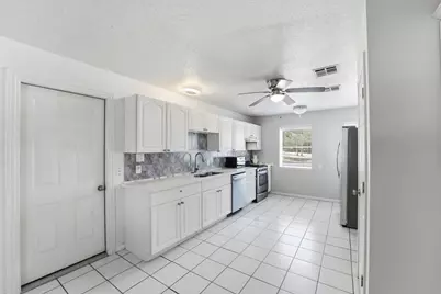 13392 Southshore Drive, Conroe, TX 77304 - Photo 10