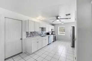 13392 Southshore Dr, Conroe, TX 77304 - Photo 10