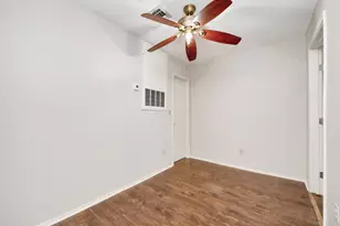 9447 Pagewood Ln, Houston, TX 77063 - Photo 12