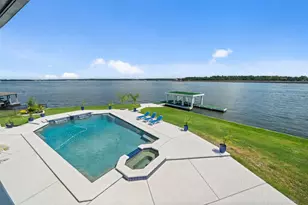 2500 Sand Shore Dr, Conroe, TX 77304 - Photo 2