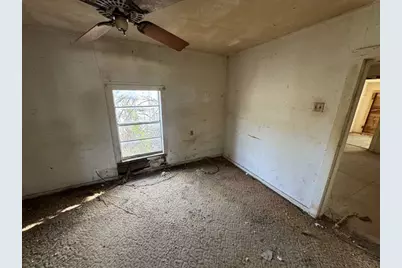 502 E Franklin Avenue, Electra, TX 76360 - Photo 8