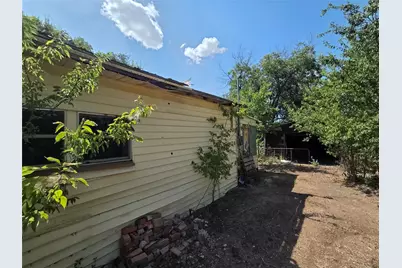 502 E Franklin Avenue, Electra, TX 76360 - Photo 8