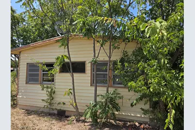 502 E Franklin Avenue, Electra, TX 76360 - Photo 1