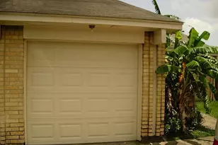 16505 Monte Carlo Ln, Houston, TX 77053 - Photo 2