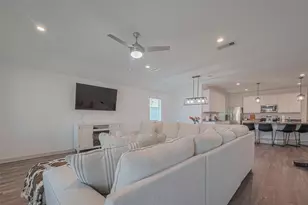 1004 Great Barracuda Ln, Alvin, TX 77511 - Photo 8