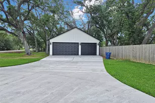 253 County Rd 840, Angleton, TX 77515 - Photo 2