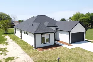 234 Candlelight Ln, Livingston, TX 77351 - Photo 2
