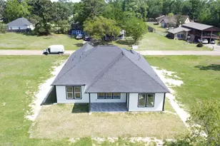 234 Candlelight Ln, Livingston, TX 77351 - Photo 4