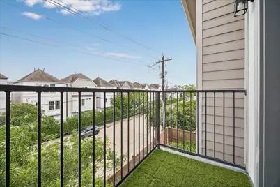 1704 Oak Leaf Pass Drive, Houston, TX 77055 - Photo 22