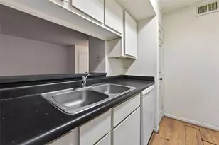 2800 Jeanetta St, Houston, TX 77063 - Photo 12