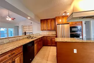 11407 Briar Rose Dr, Houston, TX 77077 - Photo 10