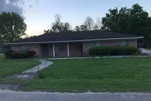 1301 Adell St, Bay City, TX 77414 - Photo 2