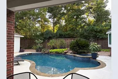 2 S Concord Valley Place, The Woodlands, TX 77382 - Photo 2