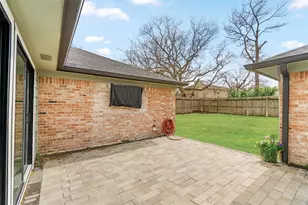 10831 Holly Springs Dr, Houston, TX 77042 - Photo 40