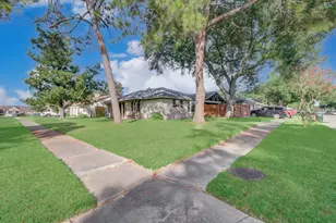 10802 Kirkwell Dr, Houston, TX 77089 - Photo 32