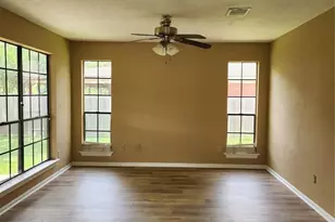 14562 Oak Chase Dr, Houston, TX 77062 - Photo 8