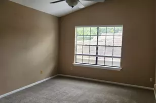 14562 Oak Chase Dr, Houston, TX 77062 - Photo 10