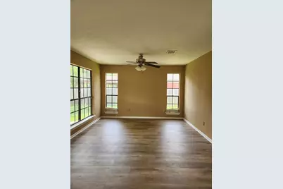 14562 Oak Chase Drive, Houston, TX 77062 - Photo 8