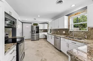 9534 Beverly Hill St, Houston, TX 77063 - Photo 10