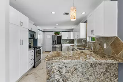 9534 Beverlyhill Street, Houston, TX 77063 - Photo 8