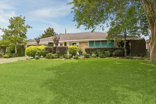 9534 Beverly Hill St, Houston, TX 77063 - Photo 2