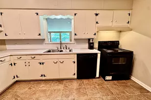 5050 Swallow Dr, Beaumont, TX 77707 - Photo 12