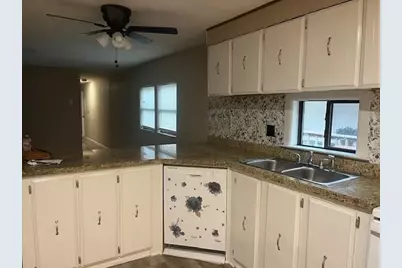 13172 S Lee Shore Drive, Willis, TX 77318 - Photo 4
