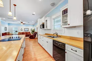 935 Clara St, Crystal Beach, TX 77650 - Photo 10