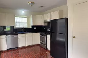 1527 Lazy Spring Dr, Missouri City, TX 77489 - Photo 2