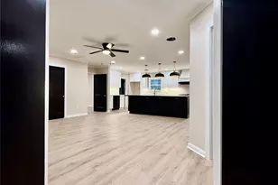 300 Dunnam Ave, Cleveland, TX 77327 - Photo 10