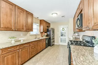 1518 Neptune Lane, Houston, TX 77062 - Photo 10